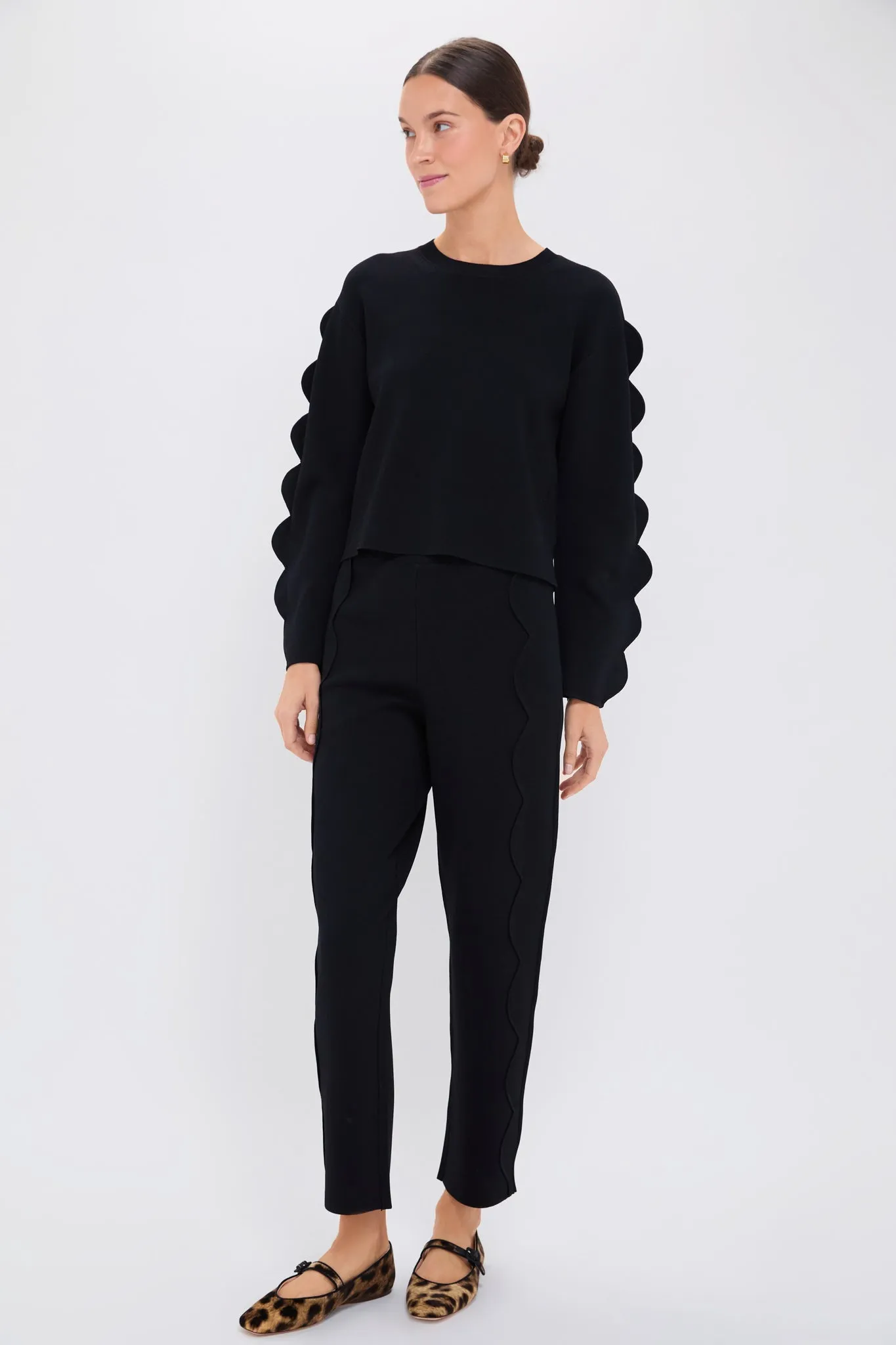 Noir Ivy Pullover